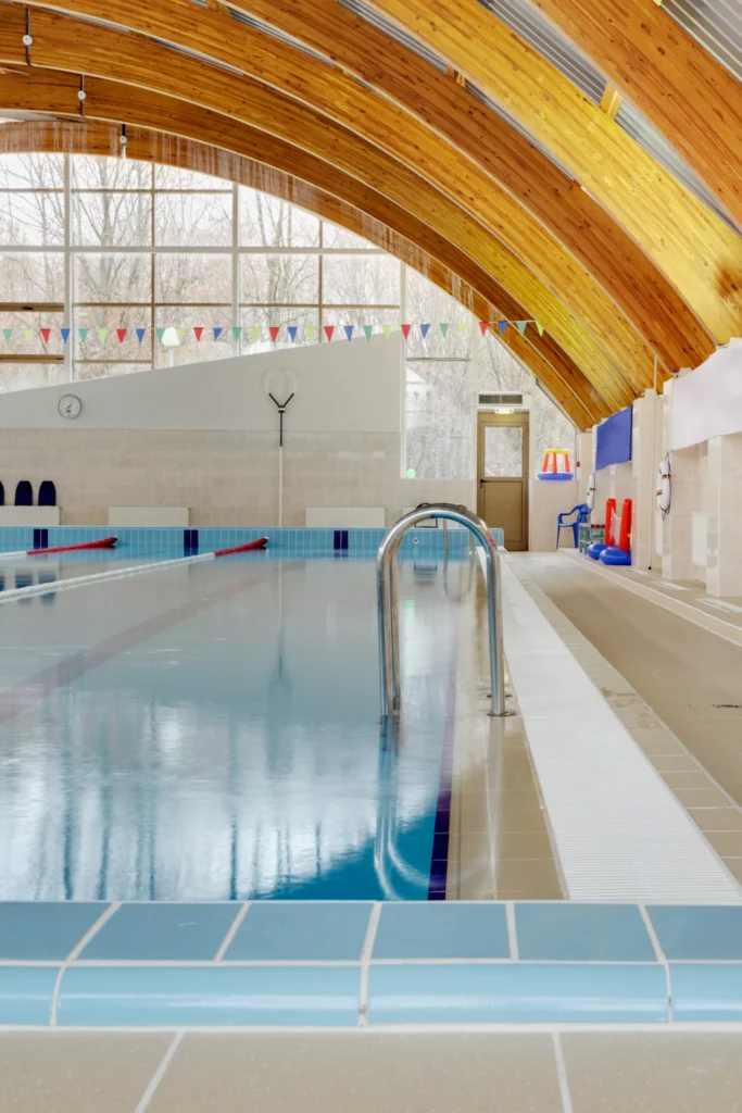 Zwembad als onderdeel van de sport- en beweeginfrastructuur binnen een gemeente.